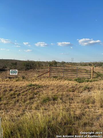 Details for 00 Fm 2200  , Devine, TX 78016