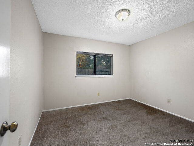 Image 9 of 18 For 14416 Bluewood Dr