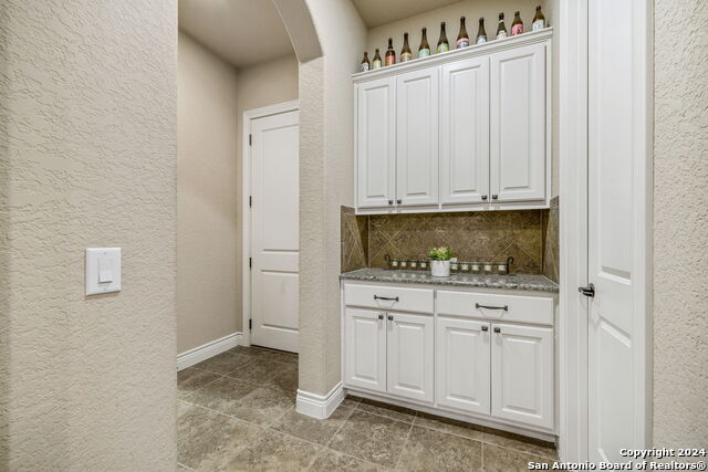 Image 17 of 41 For 5721 Heidrich Ct