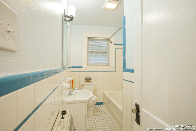 Image 33 of 47 For 1538 Gramercy Pl W