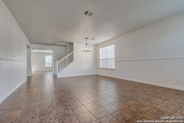 Listing photo id 2 for 7219 Bluemist Pt