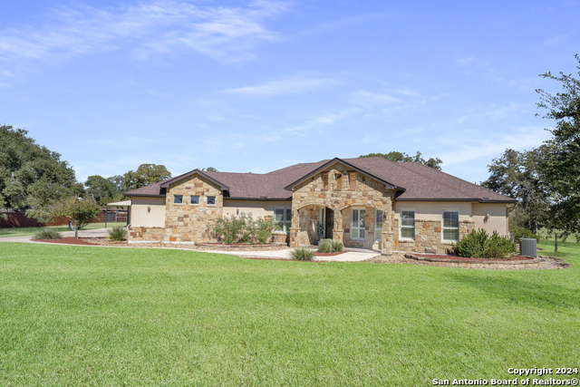 Details for 267 Abrego Lake Dr, Floresville, TX 78114