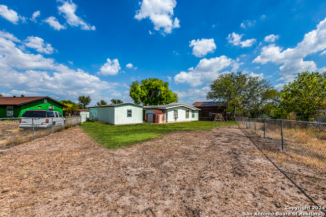 Listing photo id 23 for 6130 Frio Valley Dr