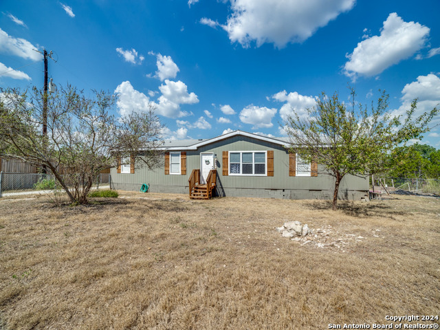 Details for 1097 Mountain View Dr, Canyon Lake, TX 78133