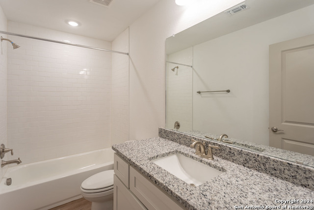 Image 8 of 13 For 7607 Gramercy Way  101