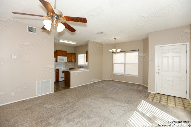 Image 4 of 14 For 11745 Spring Ridge Dr