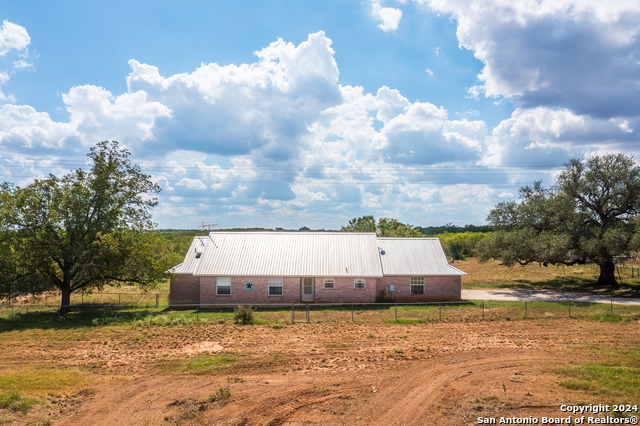 Details for 340 County Road 548, Hondo, TX 78861