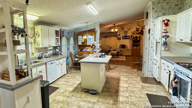 Listing photo id 11 for 836 County Road 280