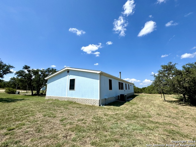 Listing photo id 29 for 836 County Road 280