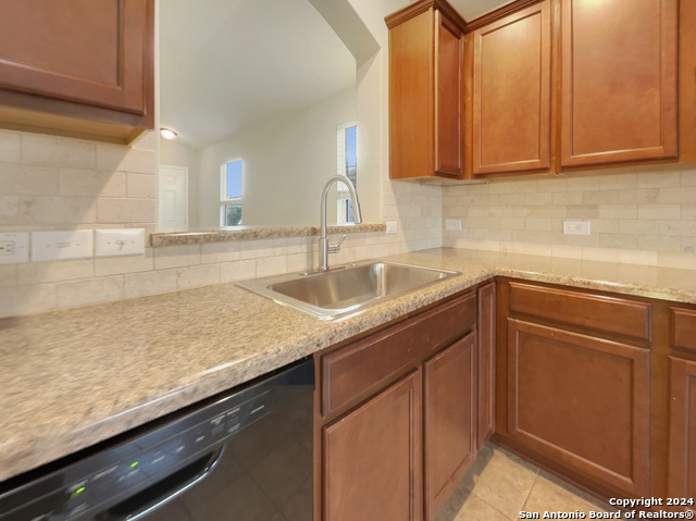 Image 15 of 19 For 2289 Fernhill Dr