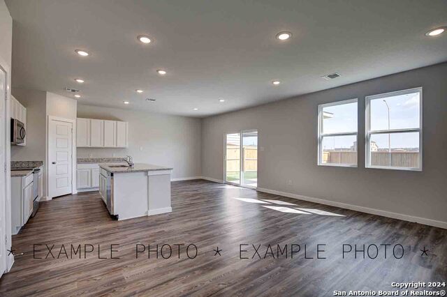 Listing photo id 0 for 4341 Danforth Street