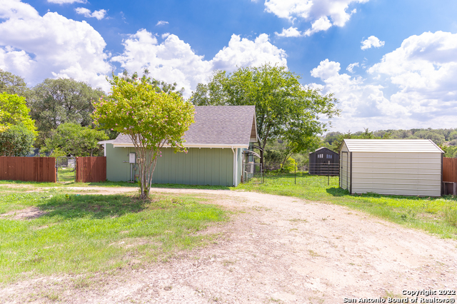 Listing photo id 9 for 1060 Demi John Bend Rd