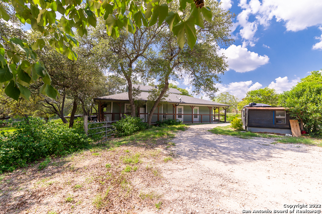 Listing photo id 10 for 1060 Demi John Bend Rd