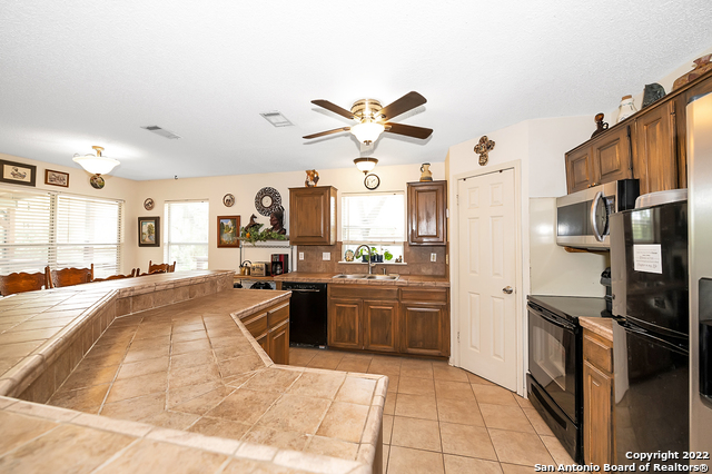 Listing photo id 22 for 1060 Demi John Bend Rd