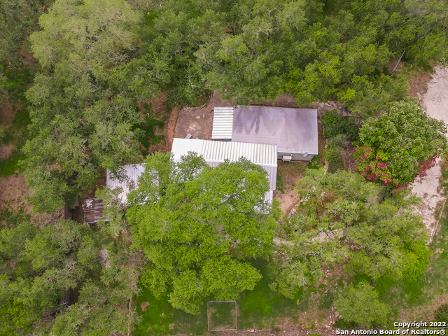 Listing photo id 55 for 1060 Demi John Bend Rd