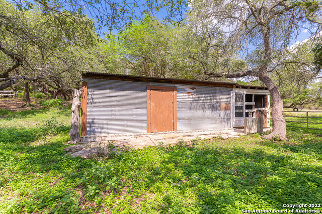 Listing photo id 69 for 1060 Demi John Bend Rd