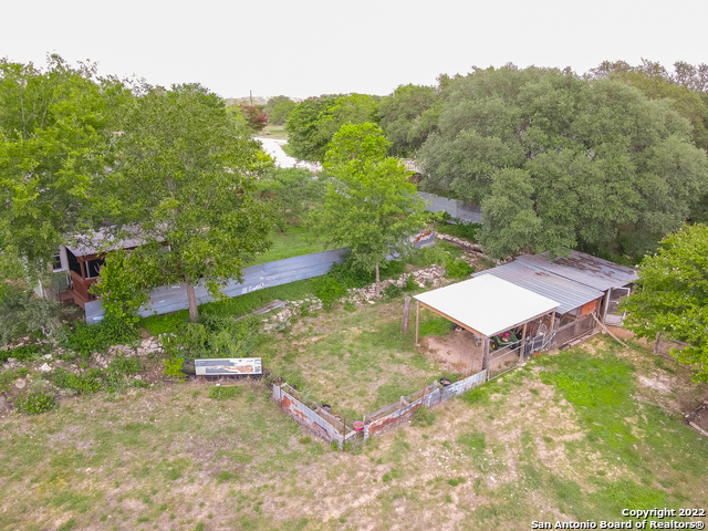 Listing photo id 72 for 1060 Demi John Bend Rd