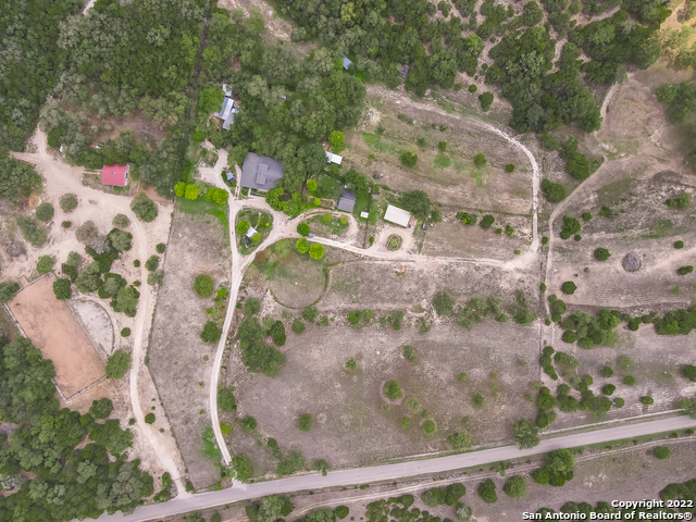 Listing photo id 73 for 1060 Demi John Bend Rd