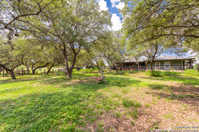 Listing photo id 76 for 1060 Demi John Bend Rd