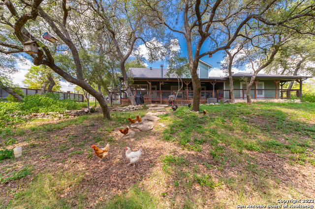 Listing photo id 77 for 1060 Demi John Bend Rd