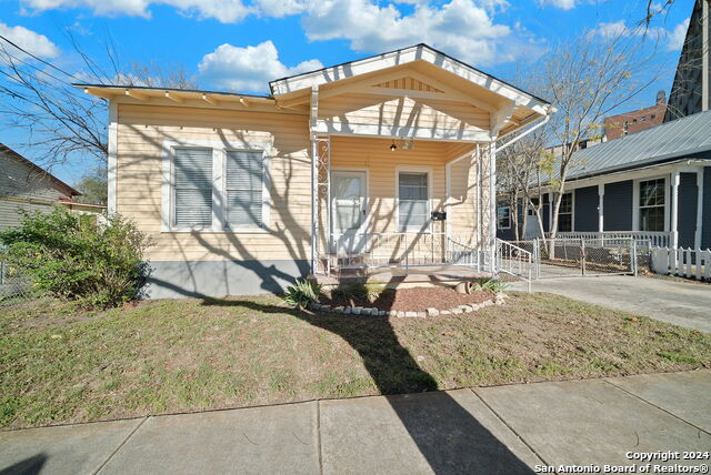 Details for 323 Barrera St, San Antonio, TX 78210