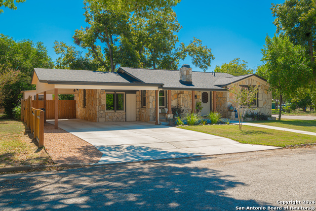 Details for 801 Krezdorn St E, Seguin, TX 78155