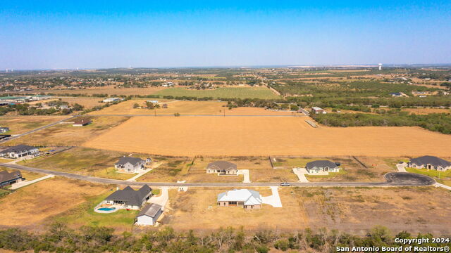 Image 43 of 48 For 321 Farmhouse Drive