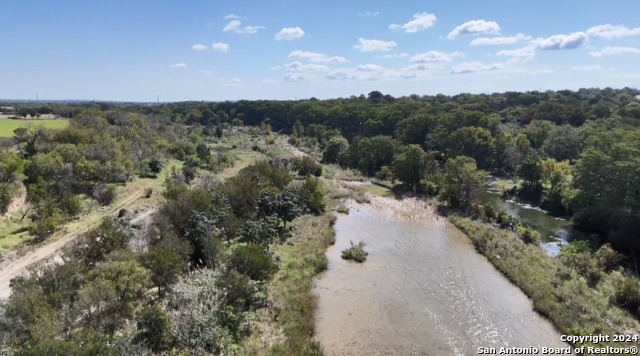 Listing photo id 16 for 454 Center Point River