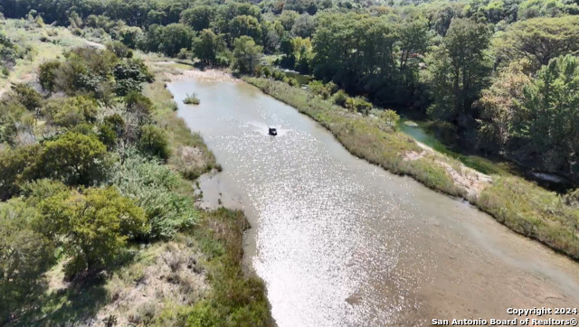 Listing photo id 22 for 454 Center Point River