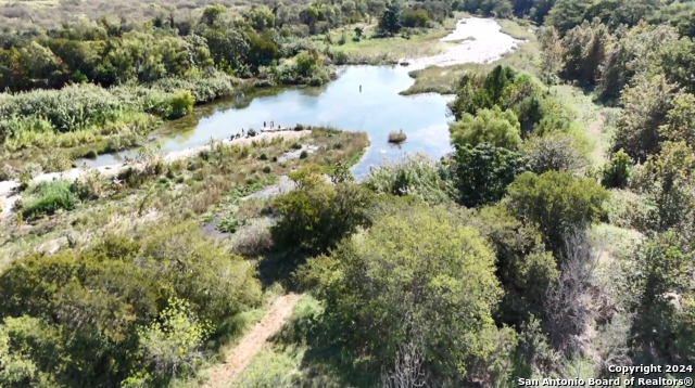 Listing photo id 26 for 454 Center Point River