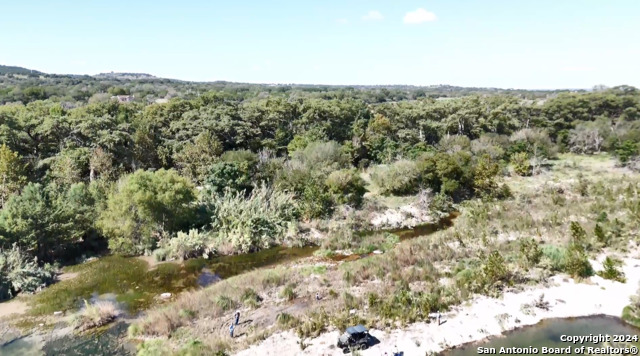 Listing photo id 7 for 454 Center Point River