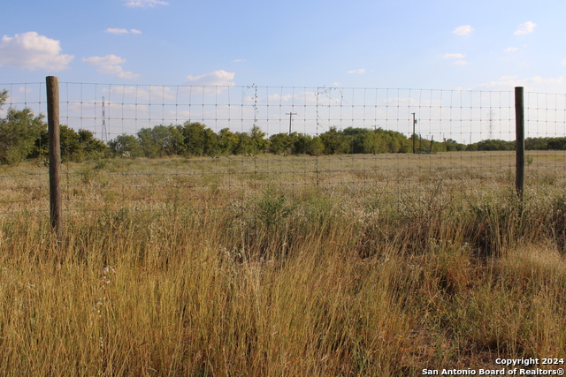 Image 10 of 17 For 7704 Loop 1604 S