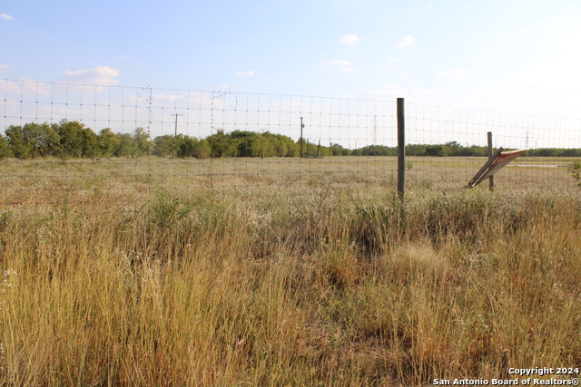 Image 14 of 17 For 7704 Loop 1604 S