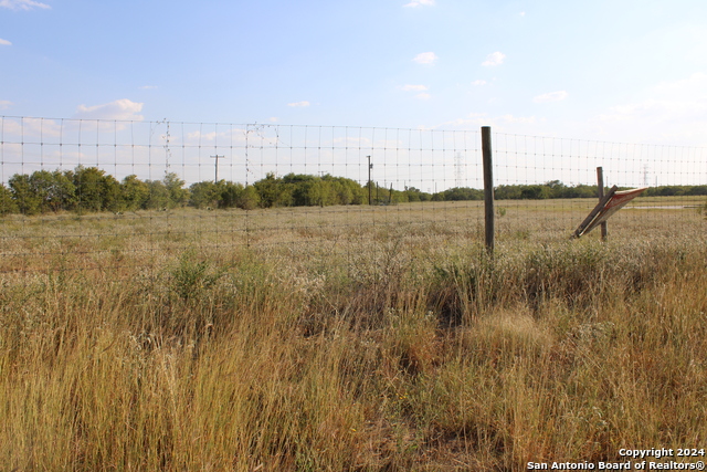 Image 9 of 17 For 7704 Loop 1604 S