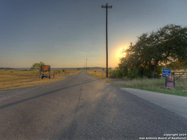 Image 13 of 13 For 198 Sitting Bull Trl