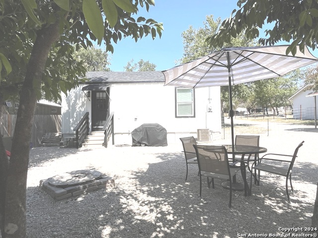Listing photo id 12 for 128 Sixth Street