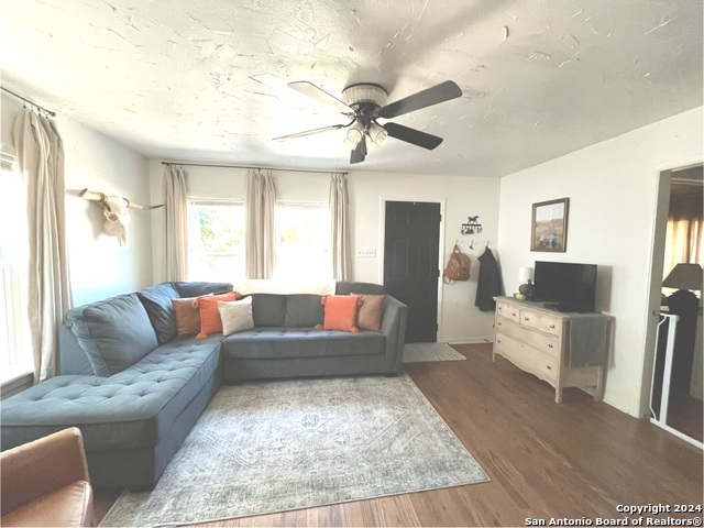 Listing photo id 1 for 128 Sixth Street