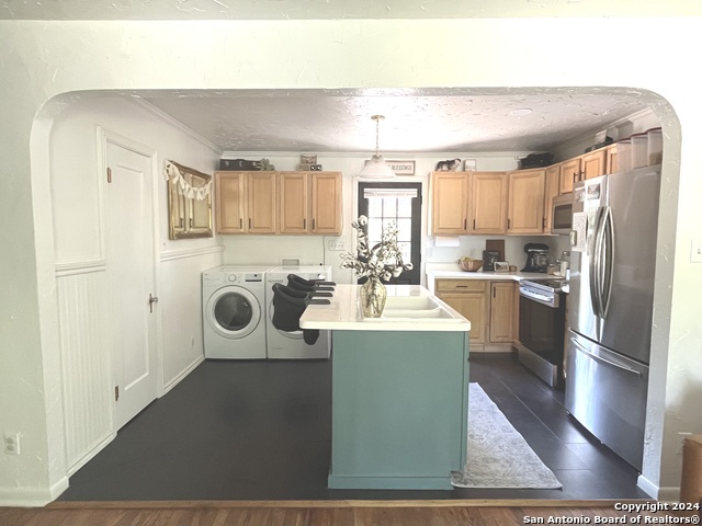 Listing photo id 3 for 128 Sixth Street