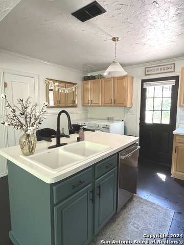 Listing photo id 5 for 128 Sixth Street
