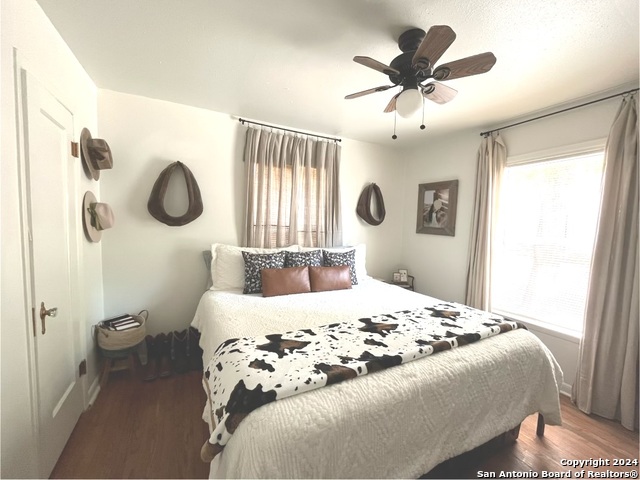Listing photo id 6 for 128 Sixth Street