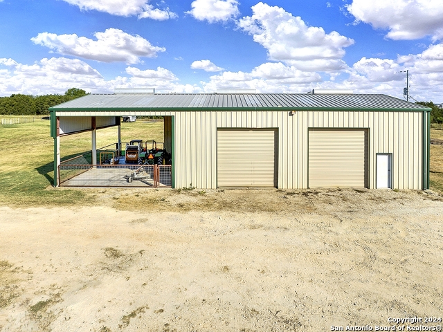 Listing photo id 26 for 6776 Green Valley