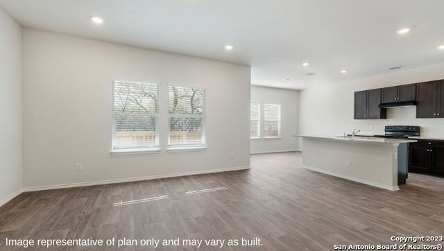 Image 3 of 28 For 1541 Champagne Oak