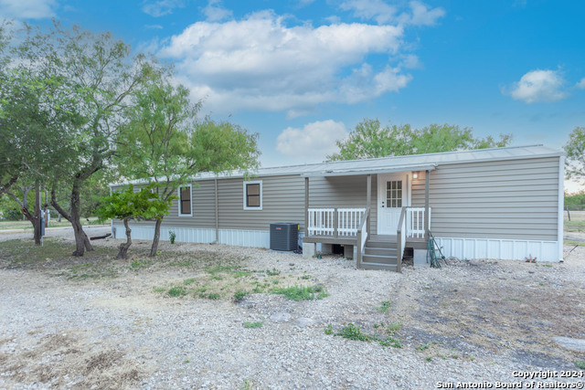 Details for 237 County Road 4632, Hondo, TX 78861