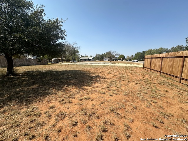 Listing photo id 4 for 1438 Huajillo N