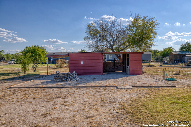 Listing photo id 12 for 1966 Fm 65