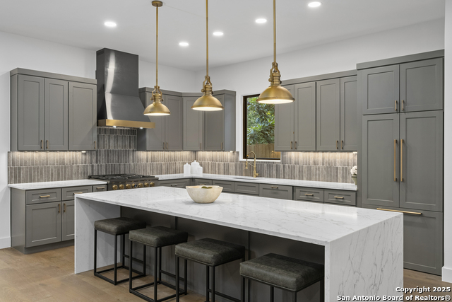 Listing photo id 11 for 434 College Blvd