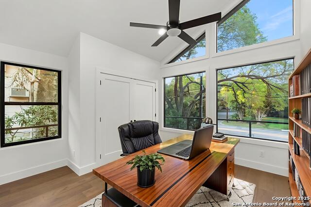 Listing photo id 24 for 434 College Blvd
