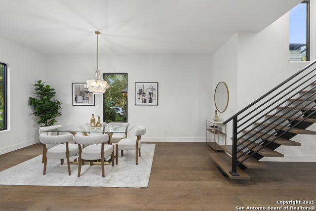 Listing photo id 7 for 434 College Blvd