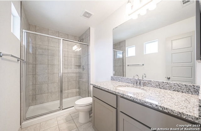 Image 25 of 30 For 2085 Silver Oak Dr