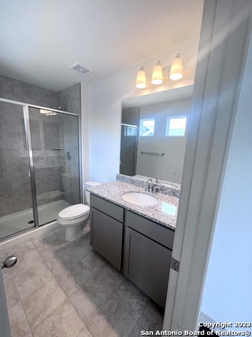 Image 26 of 30 For 2085 Silver Oak Dr